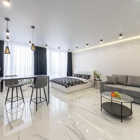 Лучшие Апартаменты На 2 Этаже В Жк Seven Kyiv Exterior photo