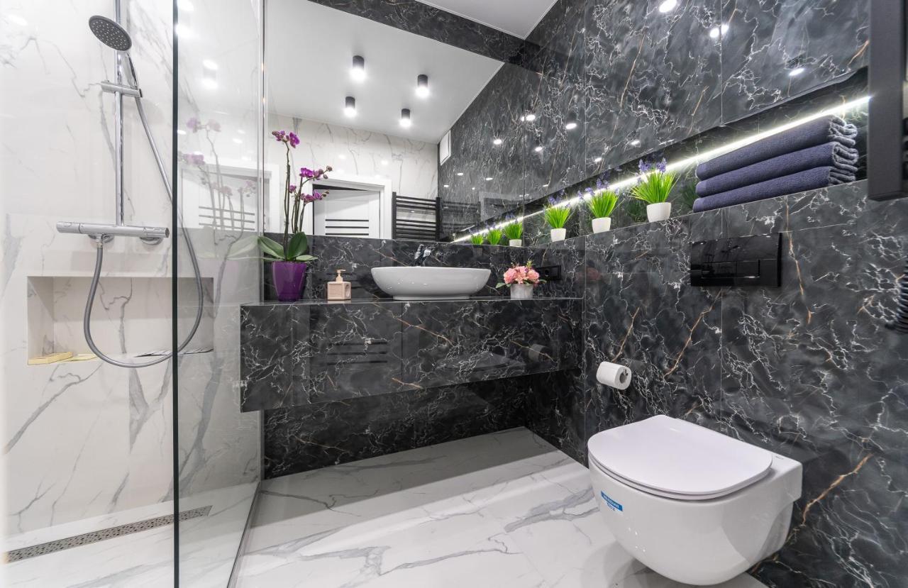 Лучшие Апартаменты На 2 Этаже В Жк Seven Kyiv Exterior photo